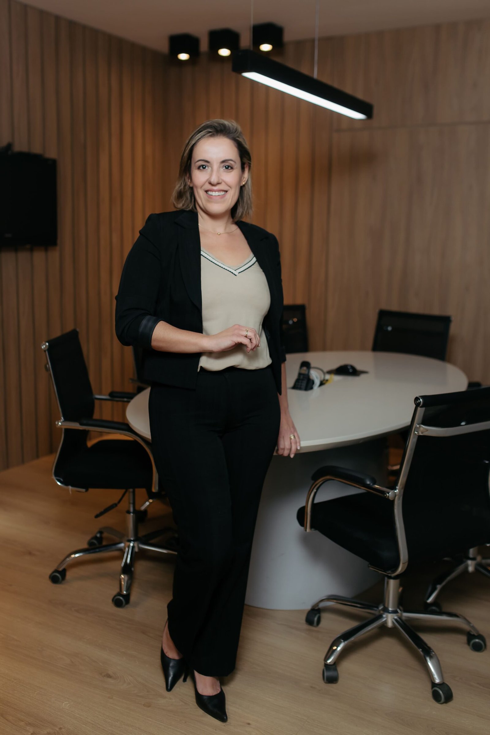Sobre 5 Isis Raquel de Paula Almeida, integrante do time de advogados da agência.
